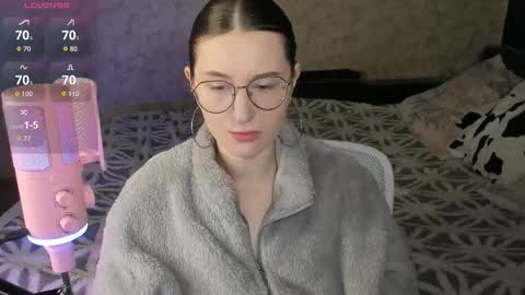 Leliana online show from December 3, 2025, 8:29 pm