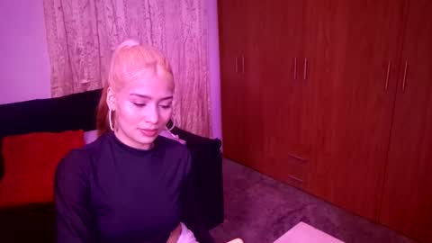 Paulina online show from November 3, 2025, 10:16 am