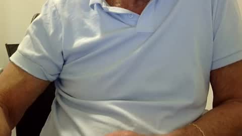 Snapshot of ossibottom chatting on May 10, 2026, 6:57 pm Ossi online show from May 10, 2026, 6:57 pm