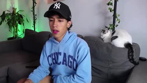 Snapshot of ostin_18hot chatting on December 13, 2024, 1:26 am ostin 18hot online show from December 13, 2024, 1:26 am