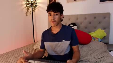 Snapshot of ostin_18hot chatting on October 28, 2025, 3:21 am ostin 18hot online show from October 28, 2025, 3:21 am