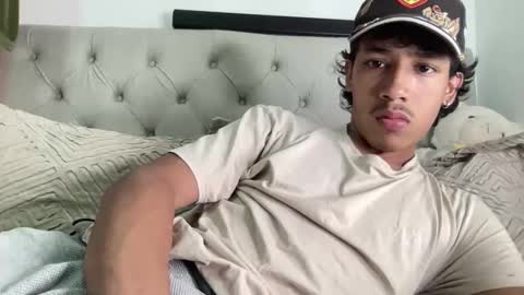 ostin 18hot online show from April 17, 2026, 4:15 am