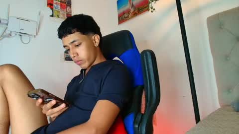 Snapshot of ostin_18hot chatting on April 28, 2026, 2:27 am ostin 18hot online show from April 28, 2026, 2:27 am