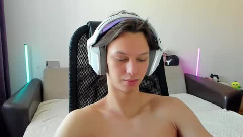 Ostin online show from February 19, 2026, 4:41 am