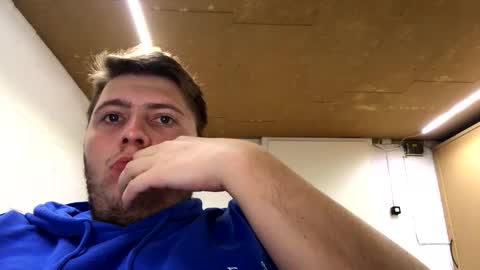 outflayd online show from November 17, 2025, 10:37 pm