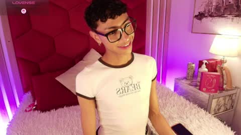 Owen online show from April 8, 2026, 3:06 am