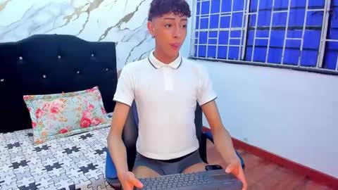 sexy owen online show from September 17, 2025, 10:55 pm