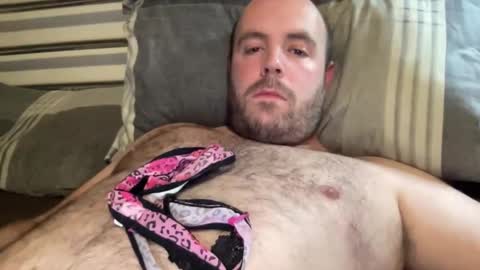 Owen2022 online show from December 22, 2025, 6:16 pm