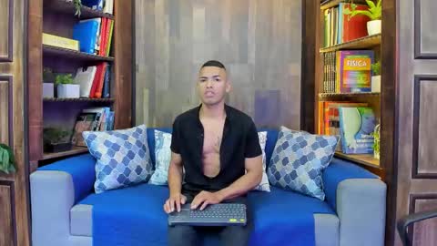 Owen online show from September 19, 2025, 11:22 am