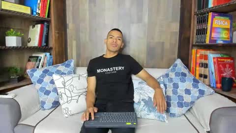 Owen online show from October 3, 2025, 12:13 pm