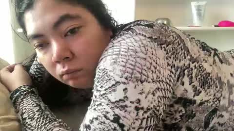 oxovickyoxo online show from November 12, 2025, 3:23 pm