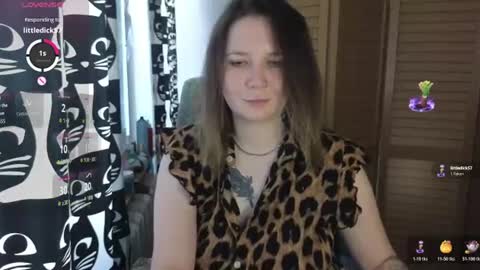 Snapshot of ozalin chatting on June 19, 2026, 1:37 pm ozalin online show from June 19, 2026, 1:37 pm
