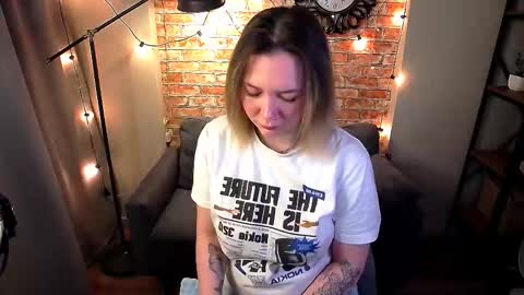 ozalin_green online show from September 28, 2025, 7:19 pm