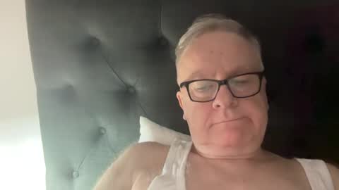 ozhairybearxxxx online show from March 3, 2025, 11:11 am