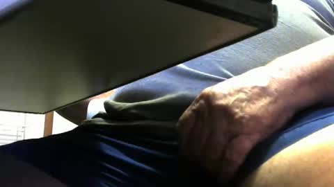 ozzienuts21153 online show from February 24, 2026, 8:45 am