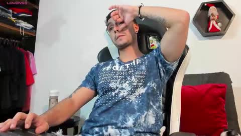 Snapshot of p_jhon chatting on December 10, 2024, 10:26 pm P online show from December 10, 2024, 10:26 pm