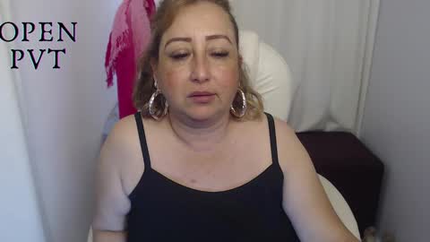 Snapshot of paiper_halliwey_ chatting on February 2, 2025, 6:20 pm paiper online show from February 2, 2025, 6:20 pm