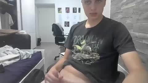 pere online show from July 24, 2026, 4:49 pm