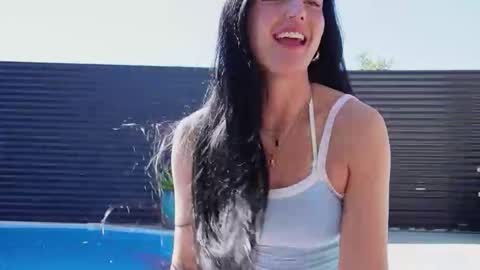 Holly  online show from September 14, 2025, 11:15 pm