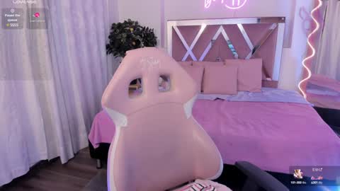 palmerfox_tay online show from January 14, 2025, 2:43 pm