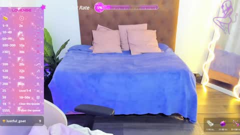 palmerfox_tay online show from February 5, 2025, 9:18 pm