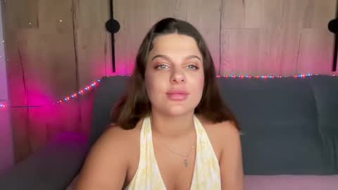 Marina online show from October 10, 2025, 3:33 pm