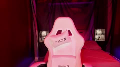 Snapshot of pamelaascott chatting on October 21, 2025, 4:13 am P A M online show from October 21, 2025, 4:13 am