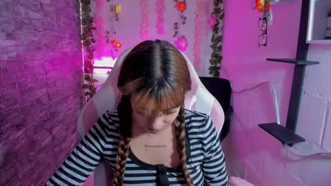 pamelajhonsom online show from October 28, 2025, 2:20 pm