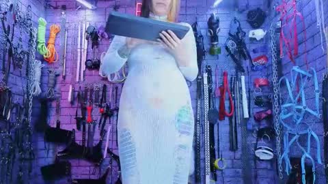 PandoraNez online show from October 21, 2025, 3:35 pm