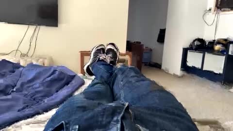 Alone online show from November 10, 2025, 7:35 pm