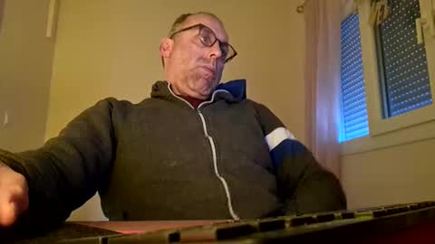 pansak1973 online show from February 16, 2025, 1:27 pm