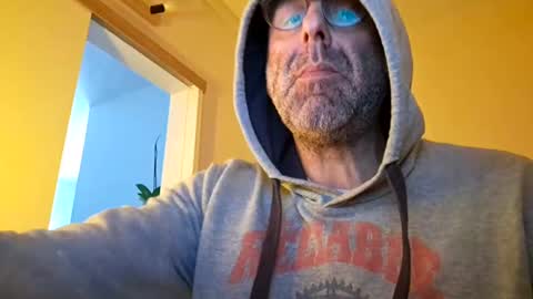 pansak1973 online show from February 22, 2025, 2:41 pm