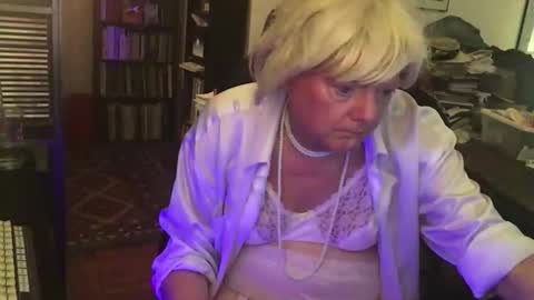 Snapshot of pantyvloletlace chatting on February 18, 2026, 11:44 pm Pantyvioletlace online show from February 18, 2026, 11:44 pm