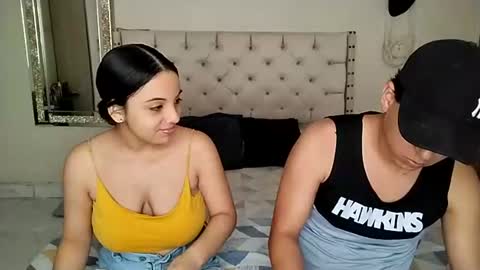 Snapshot of paola_835068 chatting on July 27, 2026, 3:08 pm Paola 23 and Andres 25 online show from July 27, 2026, 3:08 pm