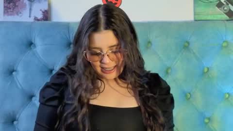 Paola Lyon online show from October 21, 2025, 7:14 pm