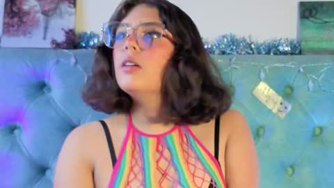 Paola Lyon online show from January 6, 2026, 6:22 pm