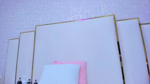 Paola  online show from September 27, 2025, 11:26 am