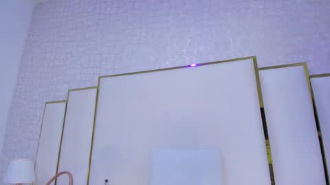 Paola  online show from November 5, 2025, 11:32 am