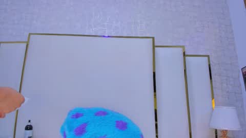 Paola  online show from November 25, 2025, 1:55 pm