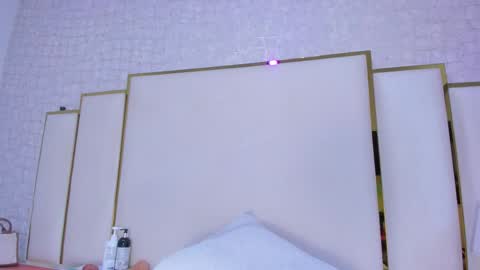 Paola  online show from December 18, 2025, 11:16 am