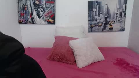 Paola online show from December 1, 2025, 12:21 pm