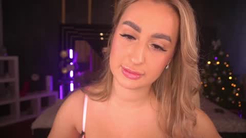 Lia online show from December 29, 2024, 11:29 am