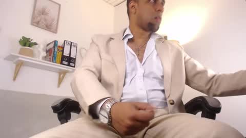 Snapshot of paolo_blaze chatting on May 11, 2026, 12:33 pm PAOLO online show from May 11, 2026, 12:33 pm