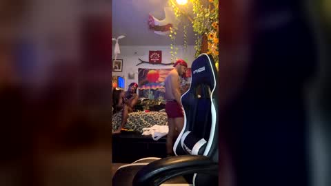 Snapshot of papian0 chatting on November 29, 2025, 5:43 am papian0 online show from November 29, 2025, 5:43 am