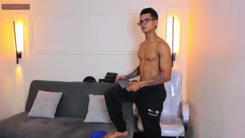 Ryan And Casper online show from November 26, 2025, 3:02 pm