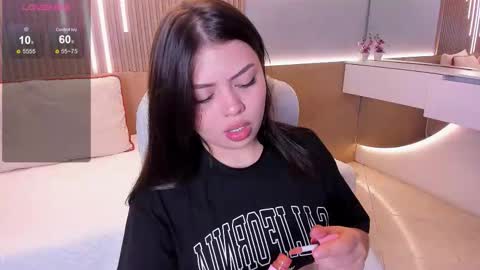 Amy and my doll online show from November 29, 2025, 4:15 am