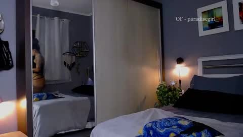 Snapshot of paradisegirl_ chatting on December 10, 2024, 12:39 am My alter ego Betinna Flowers - a tattooed Miss - Are you missing me come in here - online show from December 10, 2024, 12:39 am