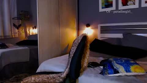 Snapshot of paradisegirl_ chatting on December 14, 2024, 1:28 am My alter ego Betinna Flowers - a tattooed Miss - Are you missing me come in here - online show from December 14, 2024, 1:28 am