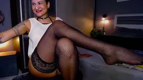 Snapshot of paradisegirl_ chatting on December 28, 2024, 10:02 pm My alter ego Betinna Flowers - a tattooed Miss - Are you missing me come in here - online show from December 28, 2024, 10:02 pm