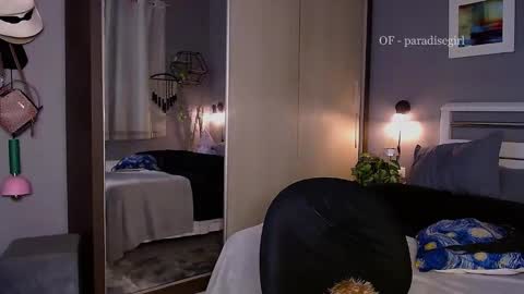 Snapshot of paradisegirl_ chatting on December 29, 2024, 10:36 pm My alter ego Betinna Flowers - a tattooed Miss - Are you missing me come in here - online show from December 29, 2024, 10:36 pm